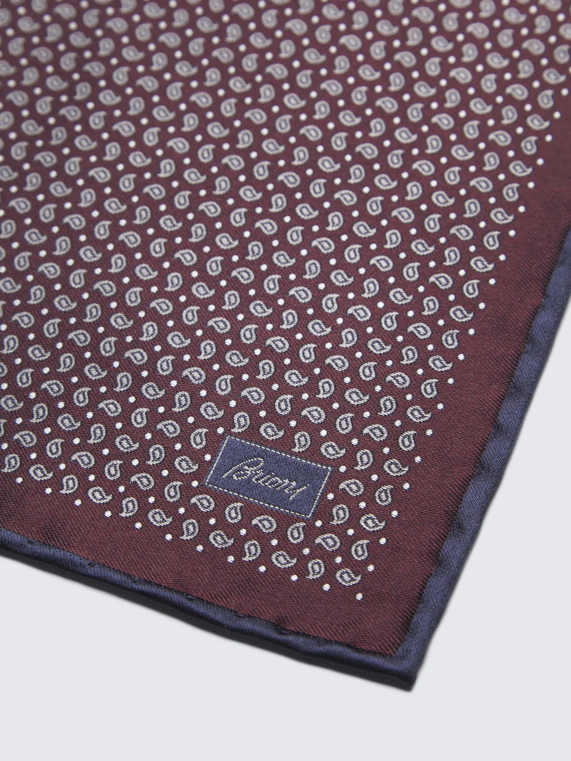 Online Brioni and midnight blue paisley motif jacquard silk pocket square Bordeaux