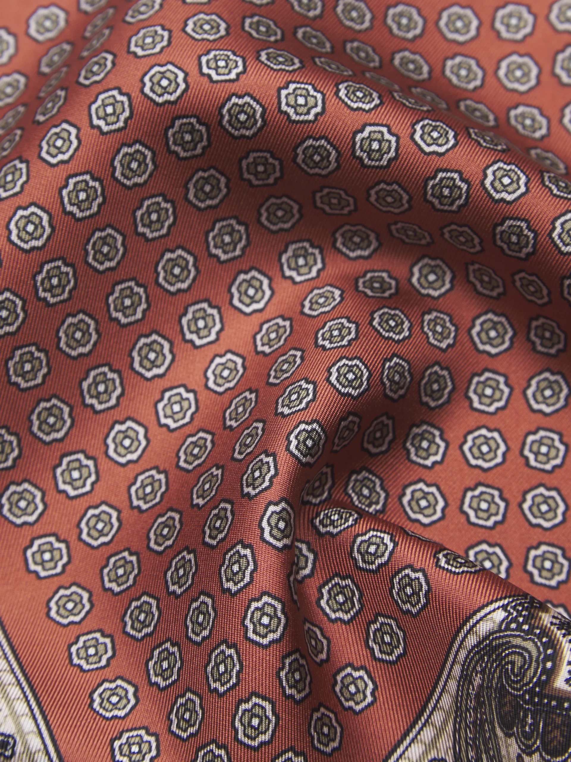 Discount Brioni silk pocket square Coral red